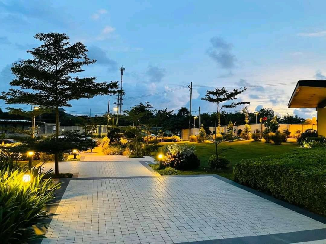Avida Atria T2-F ,5Mins To Festive Walk And 4 Mins To Iloilo Convention Center Lejlighedshotel Eksteriør billede
